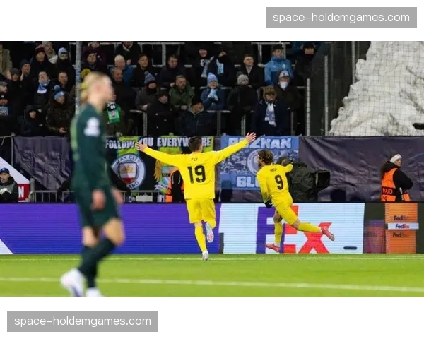 赛后混采区直击：赢球方欢声笑语，失利方球员低头快速走过